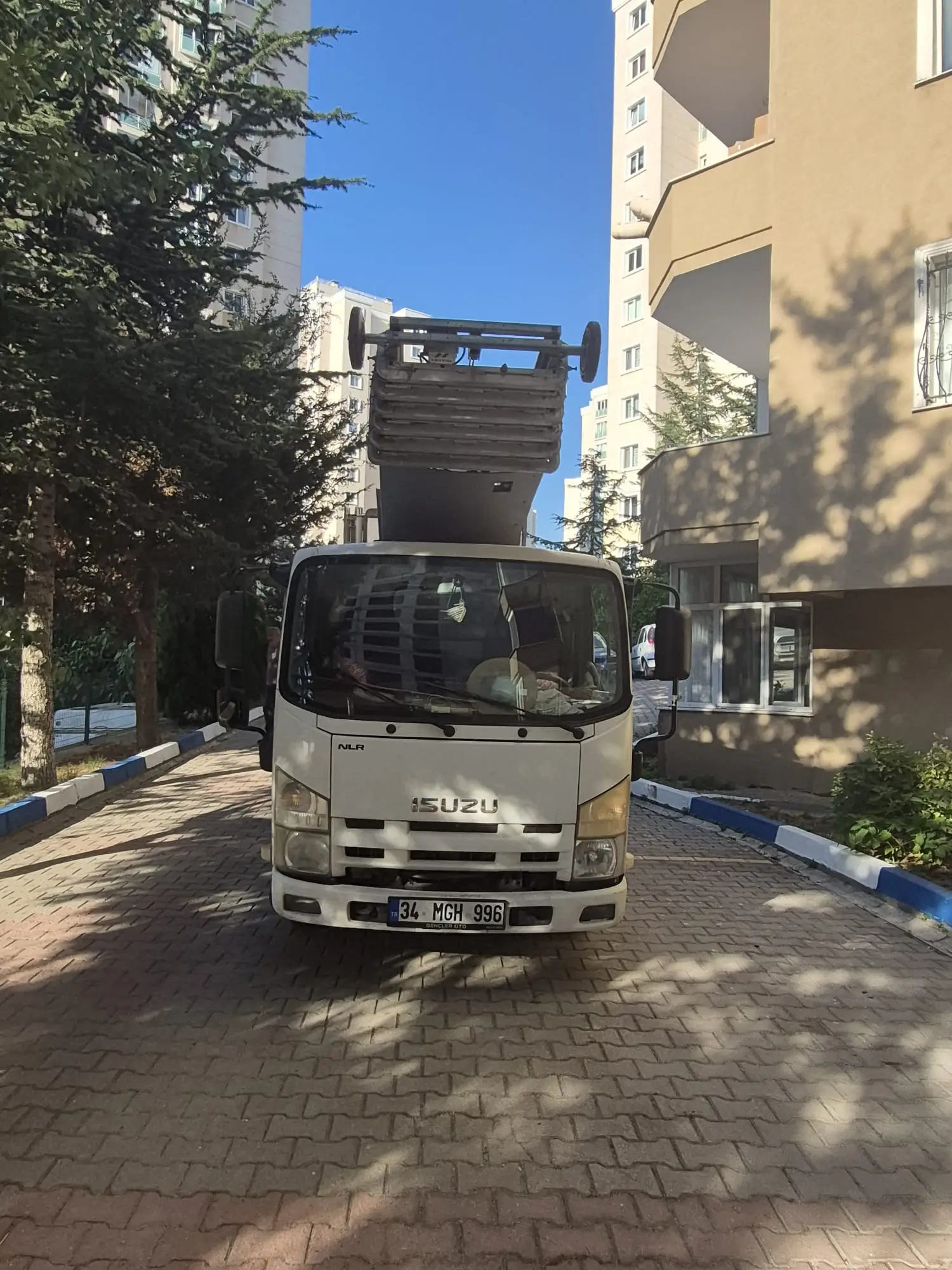 Taakkapıda mobil dış cephe asansörü saha çalışması 5