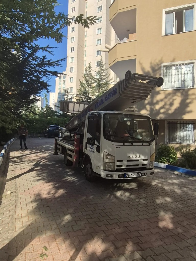 Ağır yapı malzemesi taşıma asansörü İstanbul